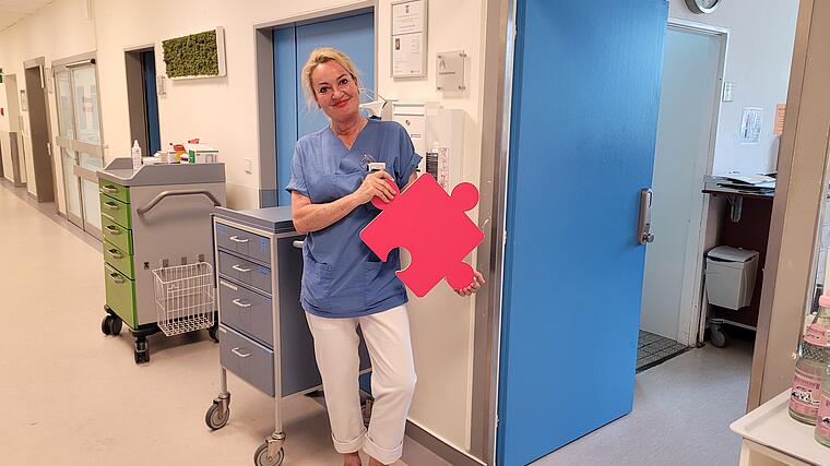 Pflegekraft Sabrina Otto Havelklinik mit Puzzleteil
